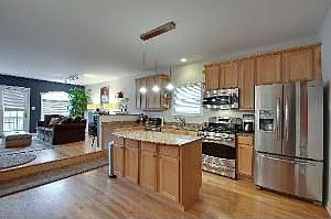 5th image of 1347 N Wolcott Ave