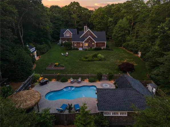 59 Oak Forest Dr, Little Compton, RI 02837