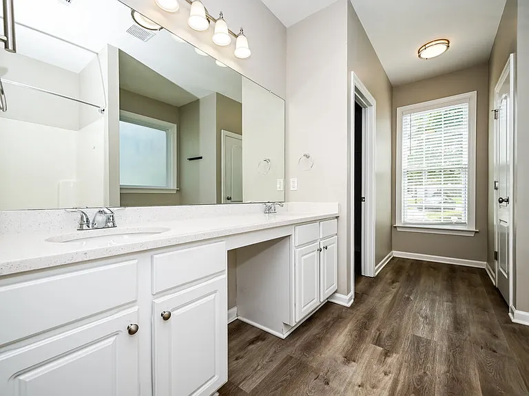 332 Southgate Dr — Photo 12