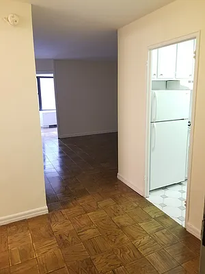 Rented by Manhattan Apartment Organization | media 65