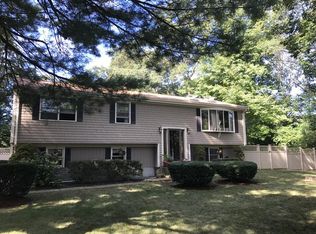 72 E Demello Dr, Tiverton, RI 02878