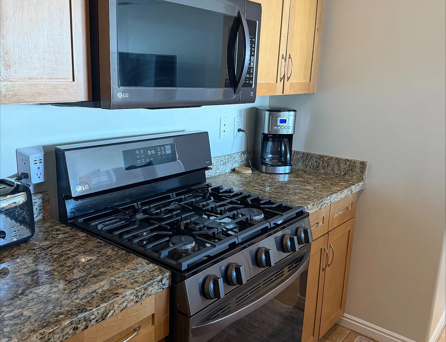 1 bed, 681 sqft, $2,450 — Photo 4