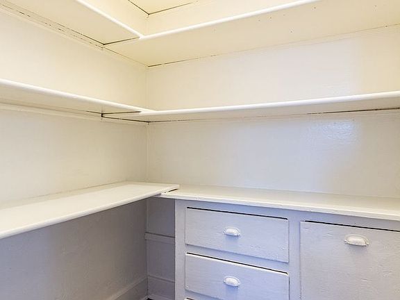 5th image of 12 Oakwood St #4