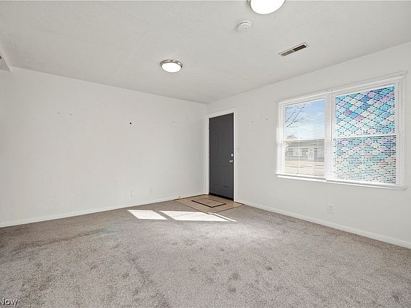 5th image of 171 S Logan St