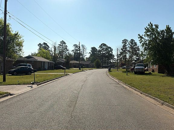 4th image of 101 Magnolia Dr