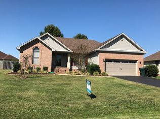 615 Ashbury Cir, Hopkinsville, KY 42240
