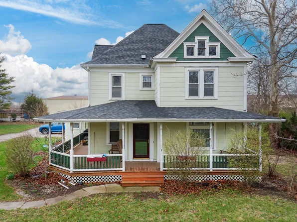 107 E Gridley Rd, Gridley, IL 61744