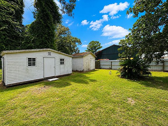 3rd image of 123 Cooner Rd