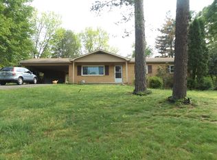 153 Cumberland View Dr, Oak Ridge, TN 37830