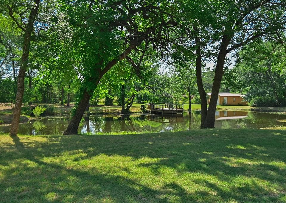 2nd image of 4210 Shady Ln