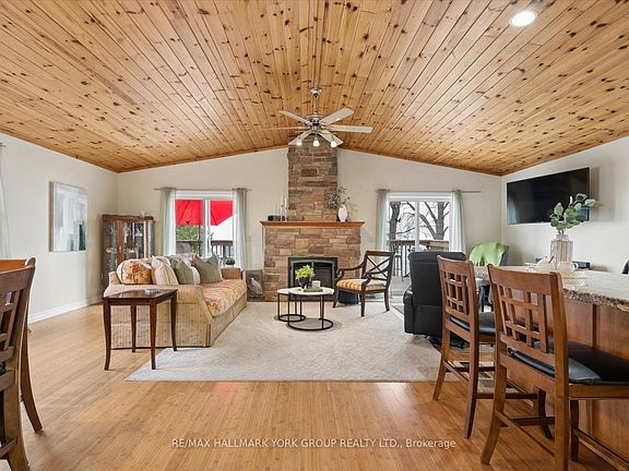 5th image of 168 Irving Dr