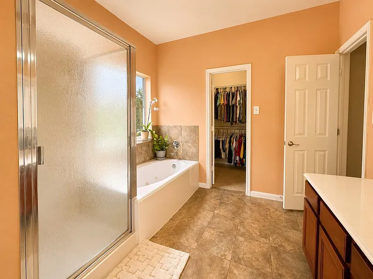 25203 Bright Hollow Ln — Photo 8