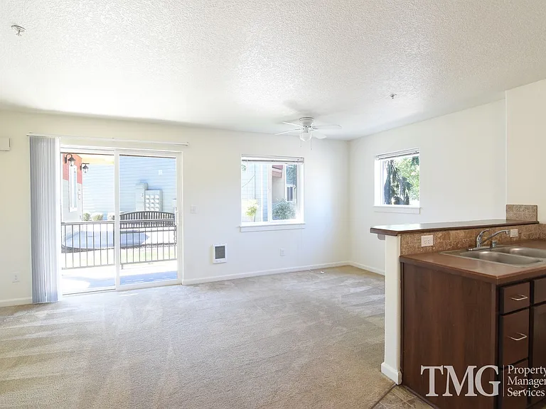 1017 SE 12th Ave — Photo 87