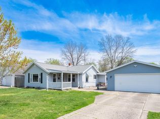 1414 S 7th St, Pekin, IL 61554