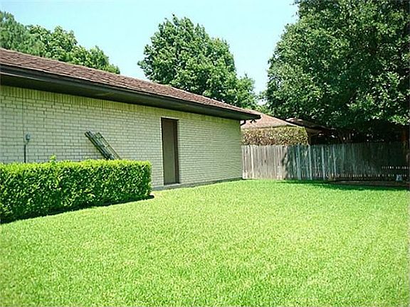 2nd image of 1000 Skylark Dr