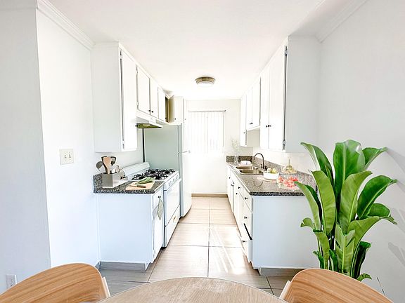 3rd image of 3760 Dufresne Ct APT 41