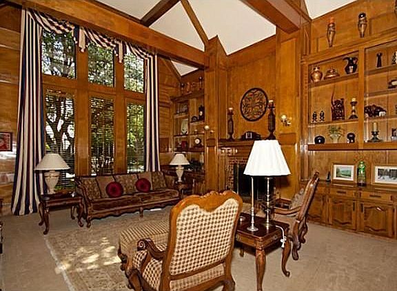 2nd image of 4005 Hancock Pl