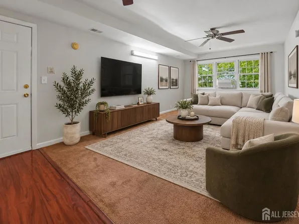345 College Dr, Edison, NJ 08817