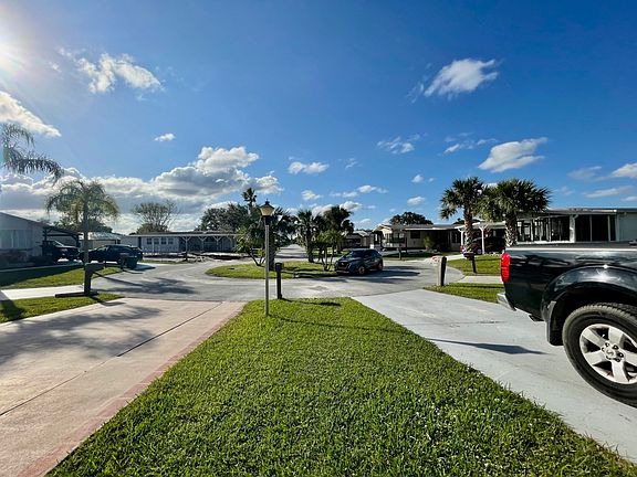 3rd image of 13950 Zorzal Ave