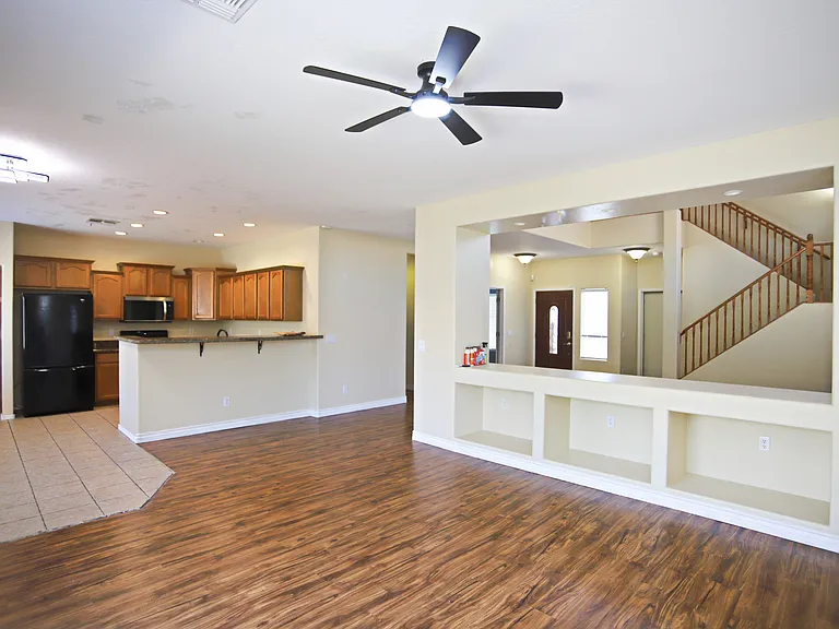 512 E Rainbow Dr — Photo 9