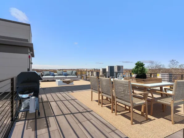 85 Myrtle St #208, Quincy, MA 02171