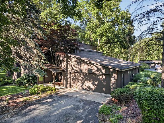 3rd image of 4008/4012 Pfeiffer Ct