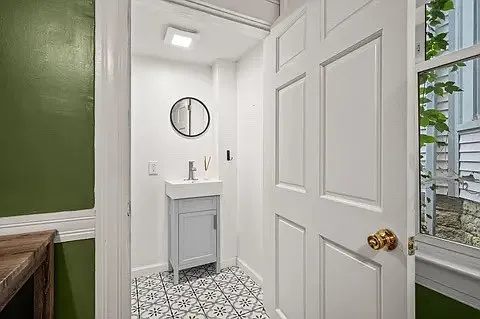 1302 Hepburn Ave — Photo 14