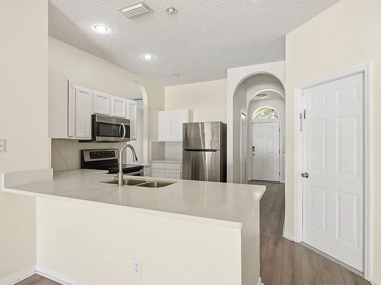 10301 Beneva Dr — Photo 14