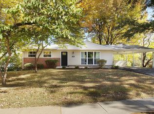 1384 Craig Rd, Saint Louis, MO 63146