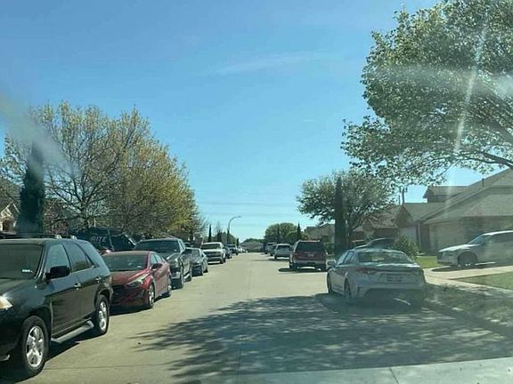 Exterior Neighborhood (street photo)