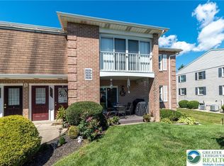 2630 Rolling Green Dr, Macungie, PA 18062