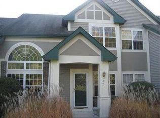 571 Azalea Cir, Northfield, OH 44067