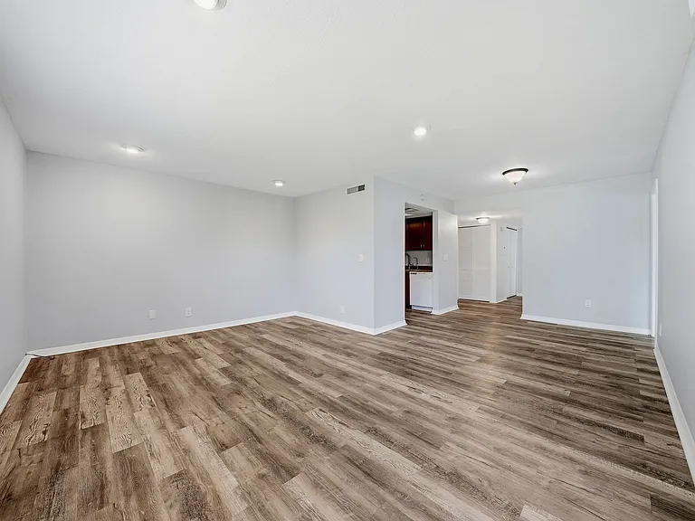 647 N Keene Rd #A — Photo 9