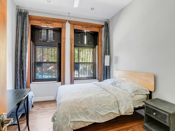 205 Edgecombe Avenue image 8 of 20