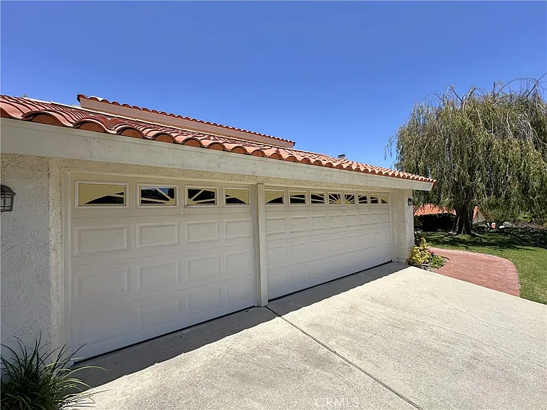 26543 Academy Dr — Photo 3