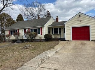 27 Arthur St, West Warwick, RI 02893