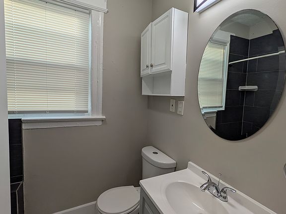 4th image of 47 Park Pl APT 1