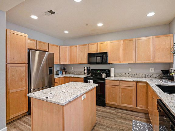 4th image of 1727 N Pearl St APT 106