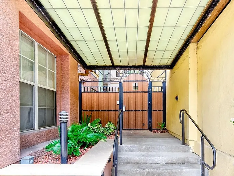 2331 W Horatio St #816 — Photo 15