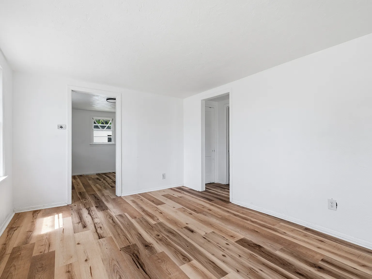2 bed, 650 sqft, $975 — Photo 2