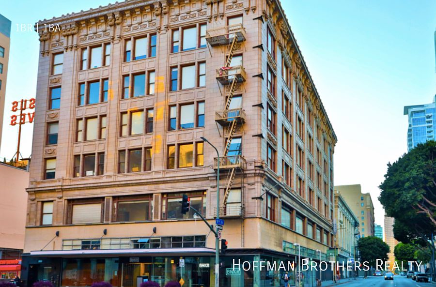 1st image of 907 S Broadway #204