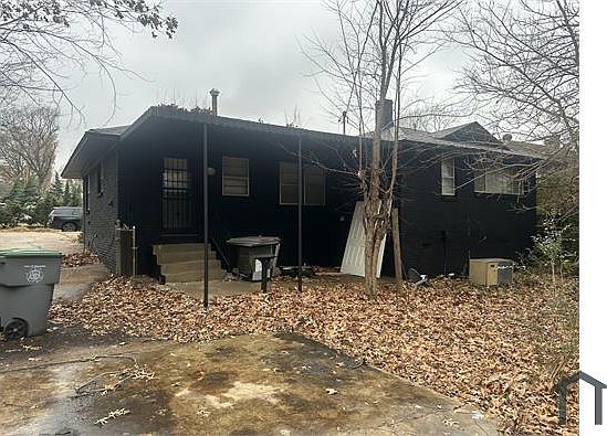 2nd image of 1300 Catalina Rd