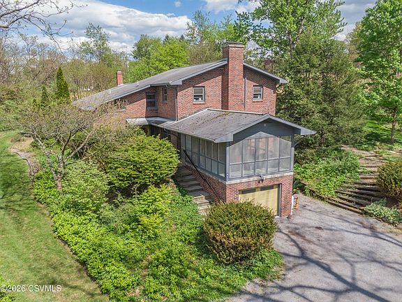 2nd image of 413 Pheasant Ridge Rd