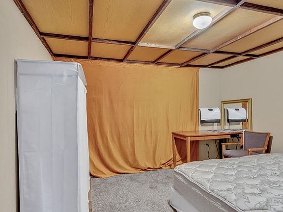 4th image of 900 15th St APT 8