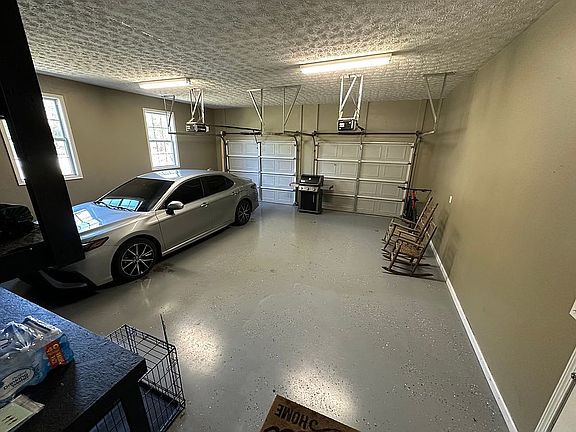 3rd image of 133 Oakdale Dr
