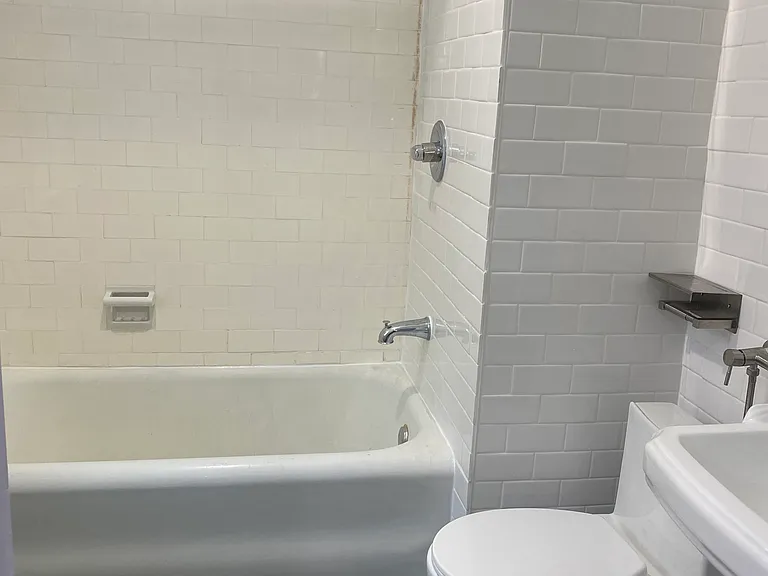 451 Minnesota Ave #2 — Photo 8