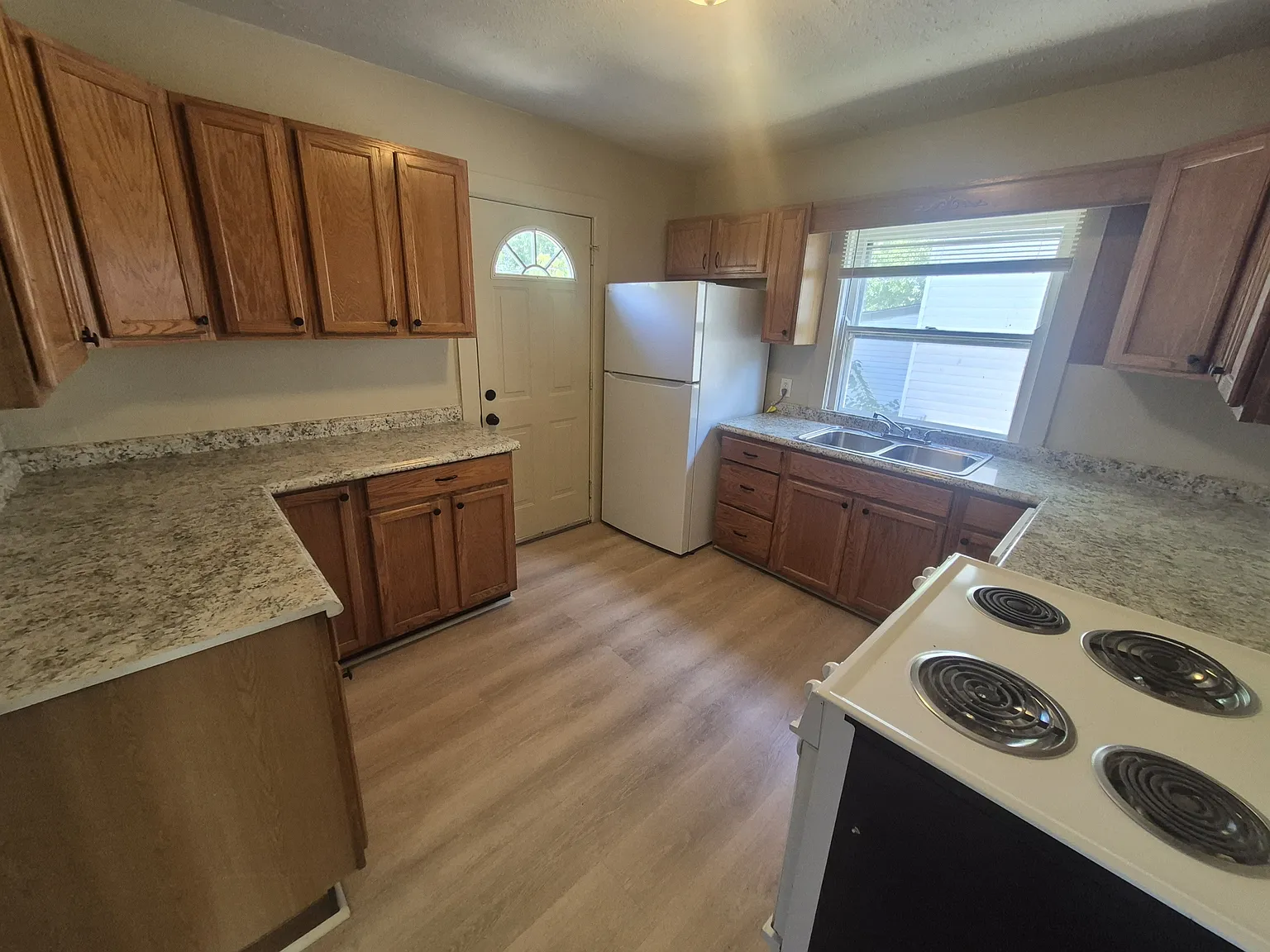 1131 Beaumont Avenue - 1 — Photo 4