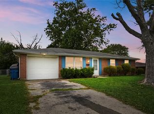 7137 Castlecrest Dr, Dayton, OH 45424
