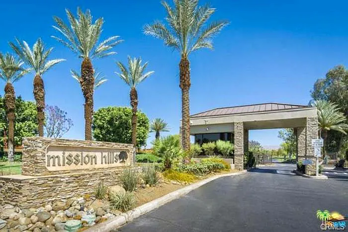 Building Photo - 45 Pebble Beach Dr