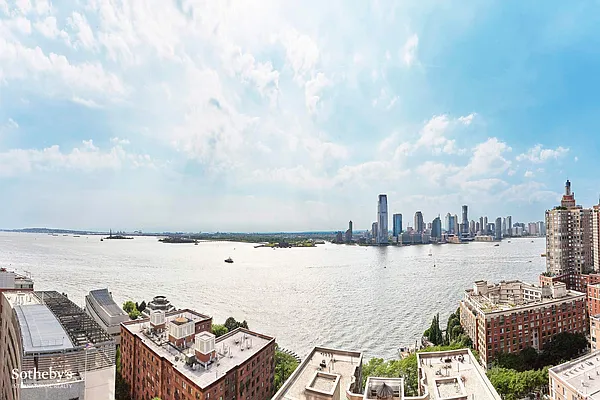 Rented by Sotheby's International Realty | media 21